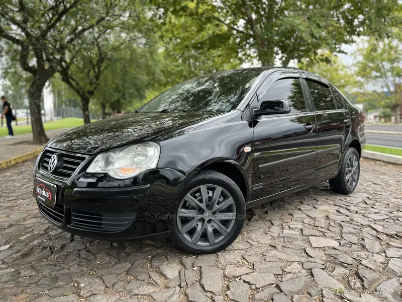 Volkswagen Polo Sedan Comfortline 1.6 8V (Flex)