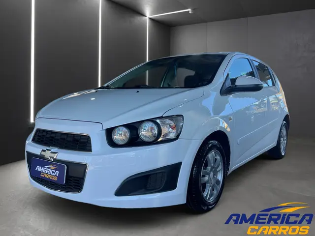 Carro Chevrolet Sonic 2013 Hatch LT