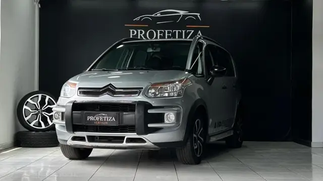 Carro Citroën C3 Picasso 2013 GLX 1.5 8V (Flex)