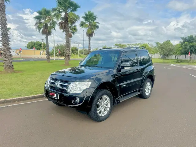 Carro Mitsubishi Pajero Full 2013 HPE 3.8 3p