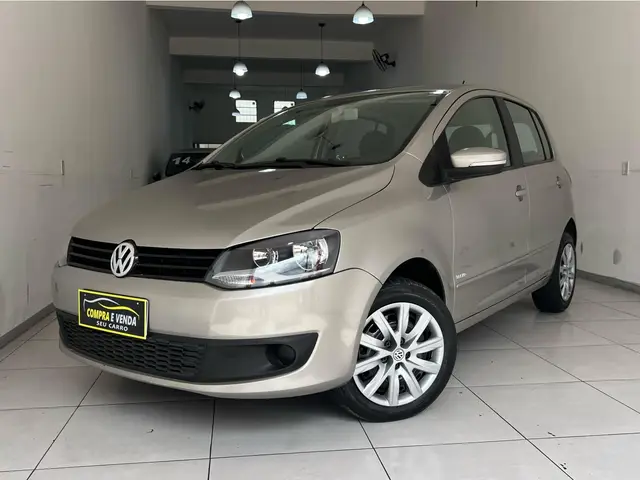 Carro Volkswagen Fox 2013 1.0 VHT (Flex) 4p