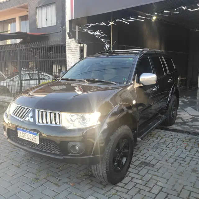 Carro Mitsubishi Pajero Dakar 2010 3.2 16V (aut.)