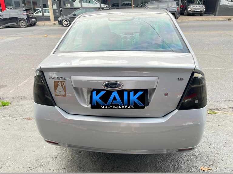 alt=