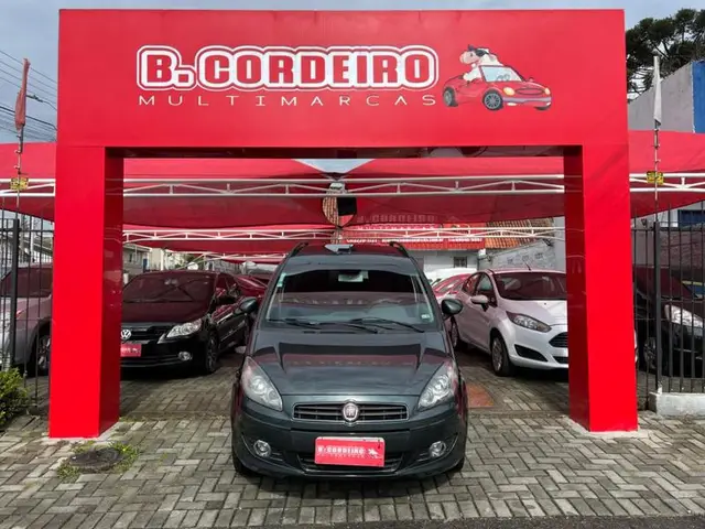Carro Fiat Idea 2013 Attractive 1.4 8V (Flex)