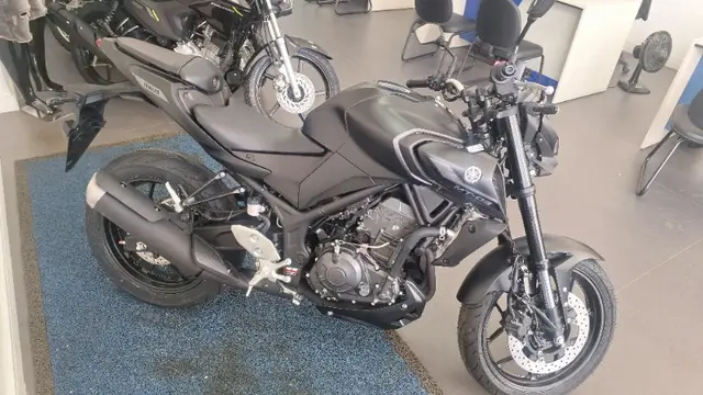 Carro Yamaha MT-03 2025 ABS