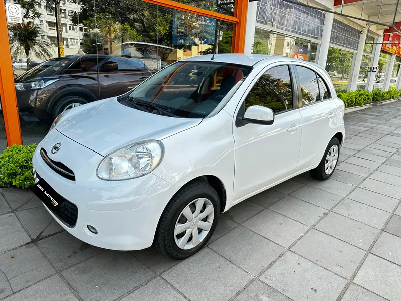Nissan March 1.6 16V S (Flex)