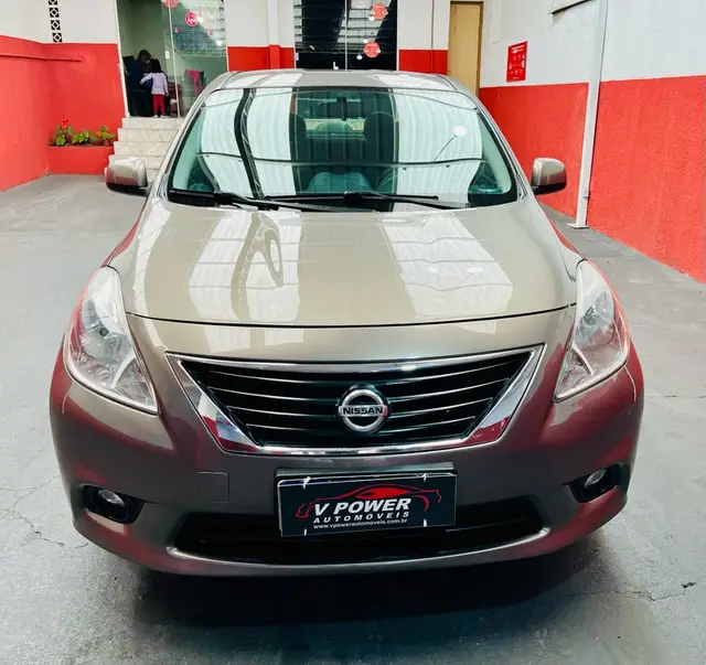 Carro Nissan Versa 2013 1.6 16V SL (Flex)