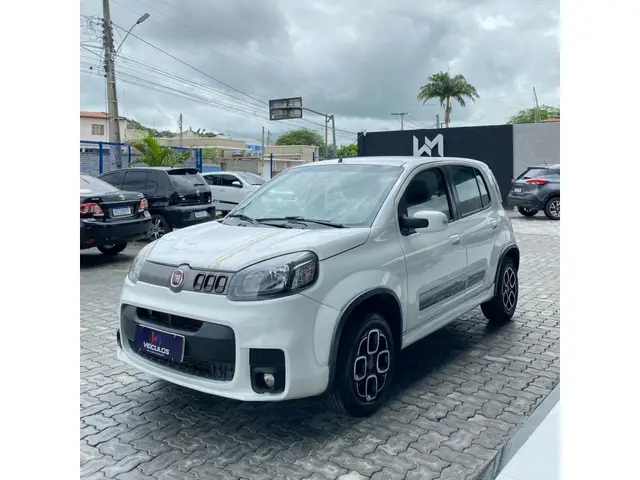Carro Fiat Uno 2015 Evolution 1.4 8V (Flex) 4p