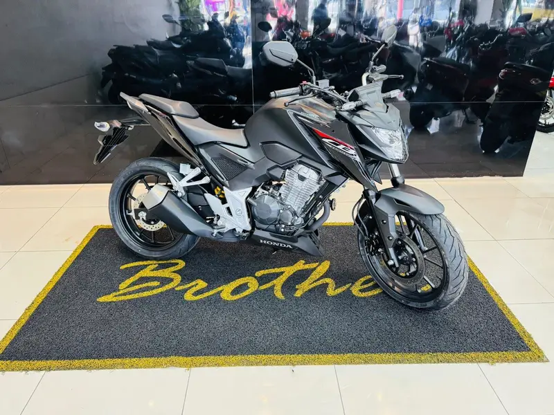 Honda CB 300F Twister (CBS)