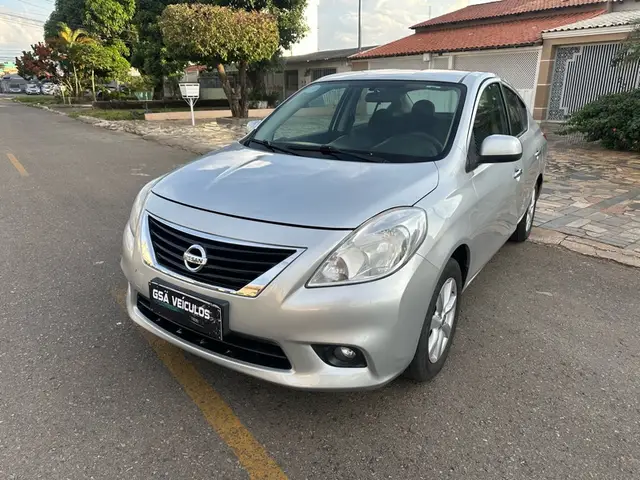 Carro Nissan Versa 2013 1.6 16V SL (Flex)
