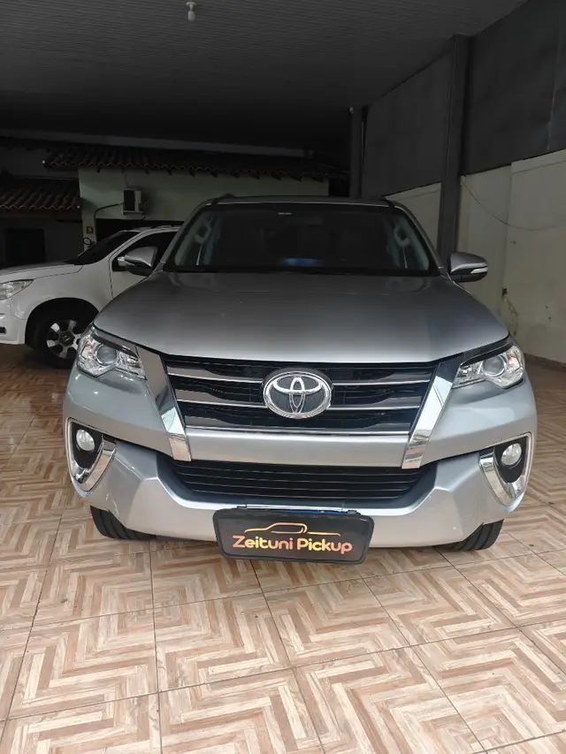 Carro Toyota SW4 2018 2.7 SRV 7L 4x2 (Aut) (Flex)