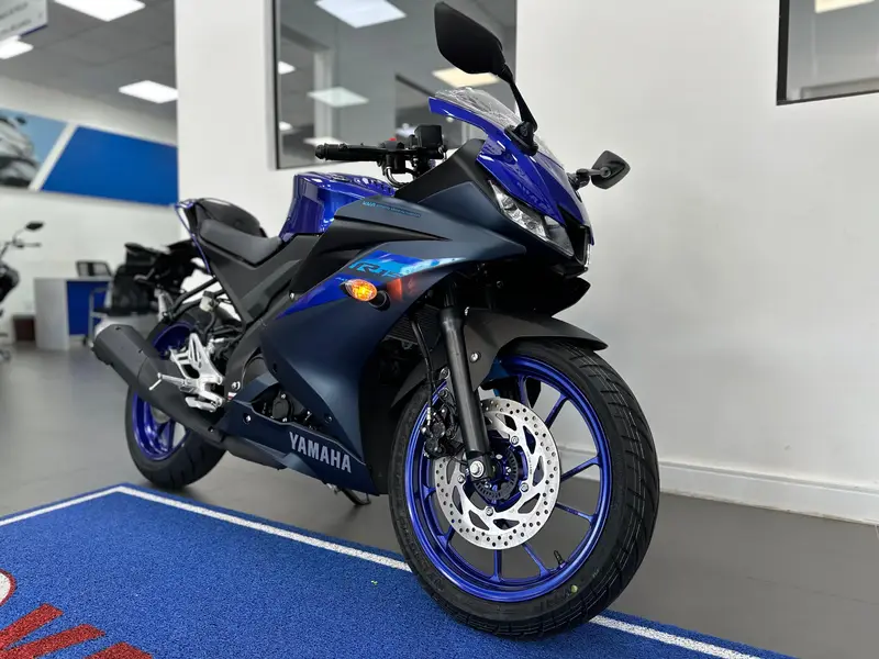 Yamaha YZF R15 ABS