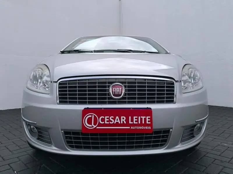 Fiat Linea Essence 1.8 16V Dualogic (Flex)