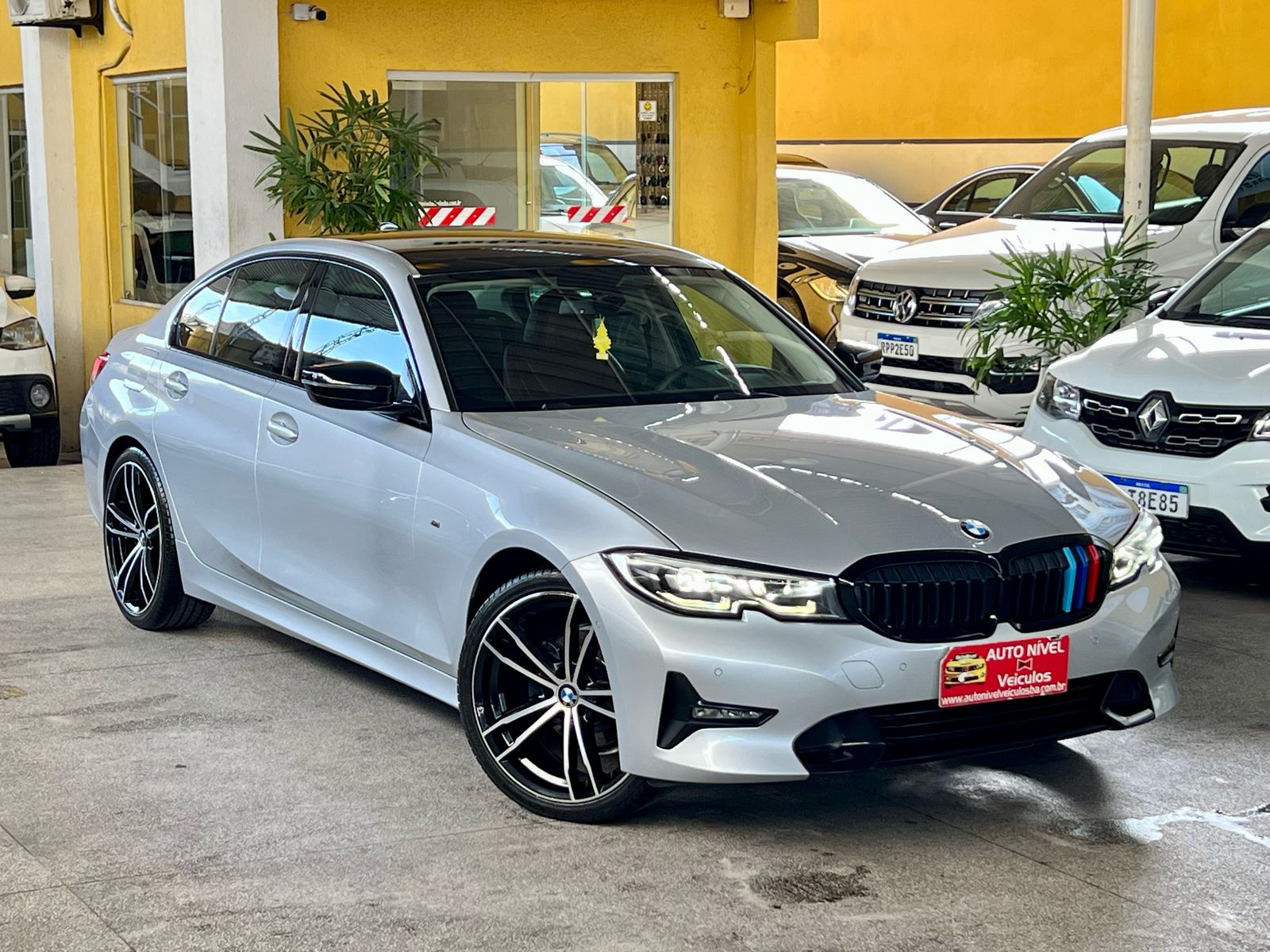 BMW 320i