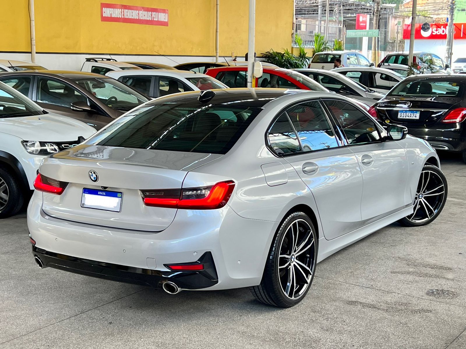BMW 320i
