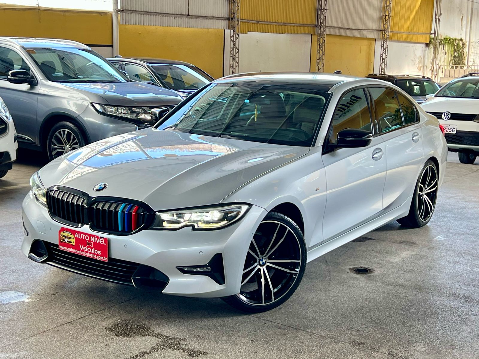 BMW 320i