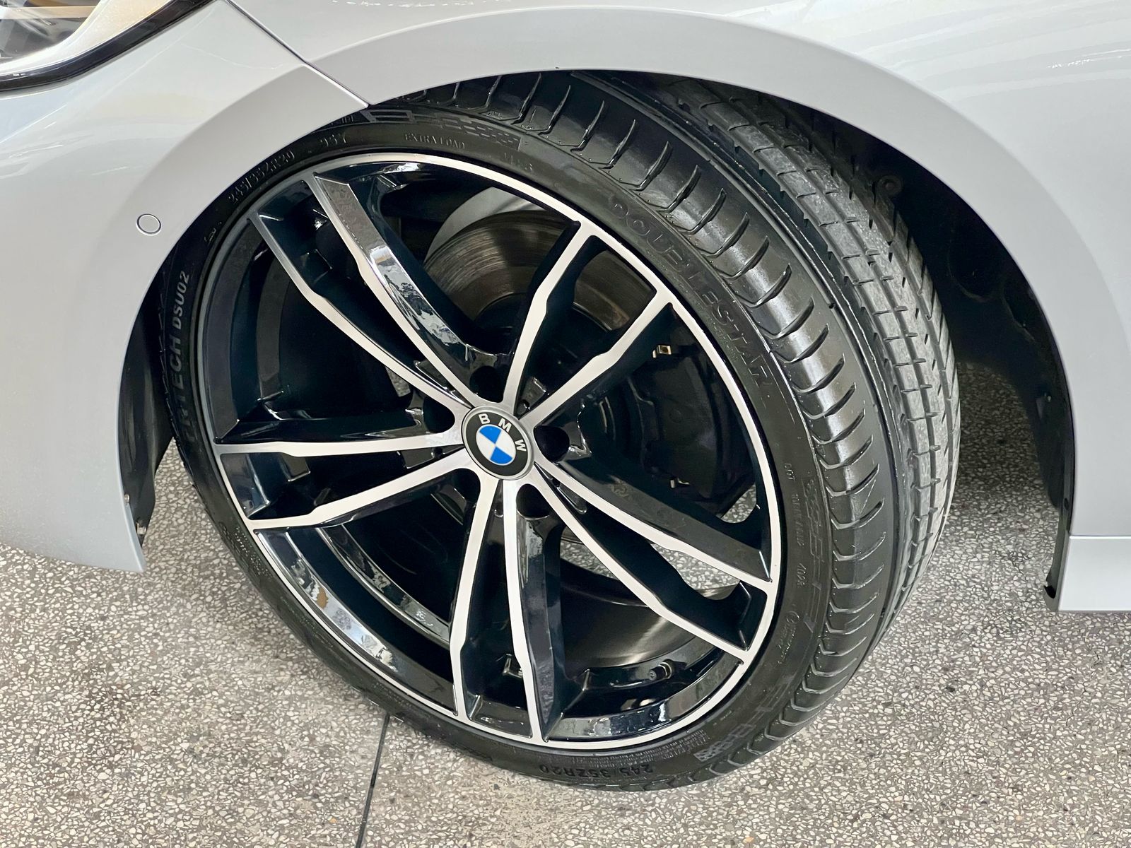 BMW 320i