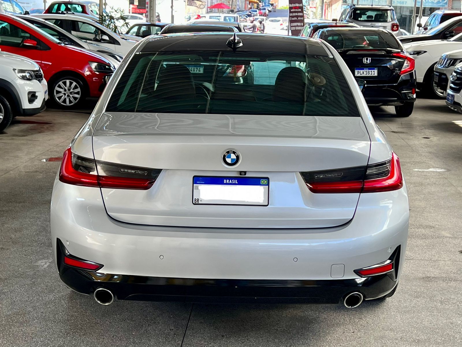 BMW 320i