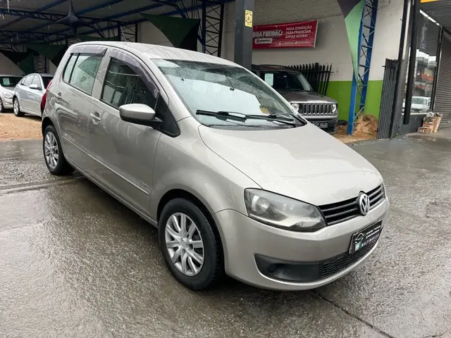 Carro Volkswagen Fox 2011 1.0 8V (Flex) 4p