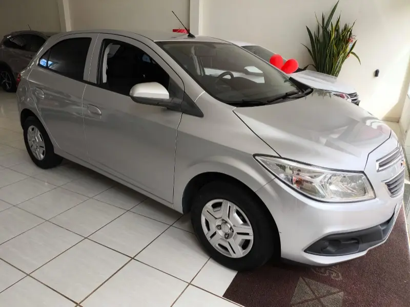 Chevrolet Onix 1.0 LT SPE/4