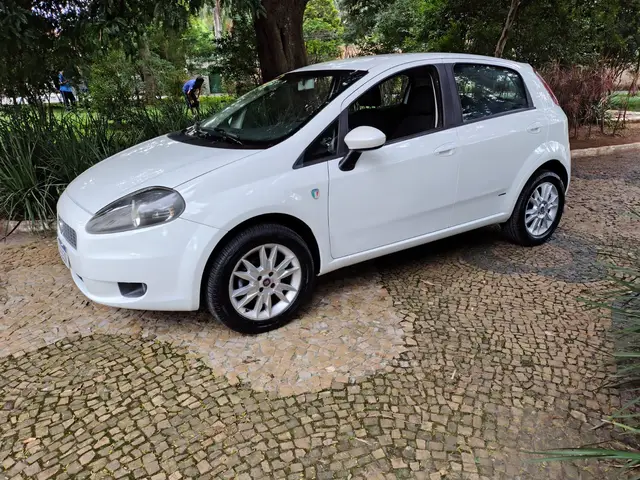 Carro Fiat Punto 2012 Attractive 1.4 (Flex)
