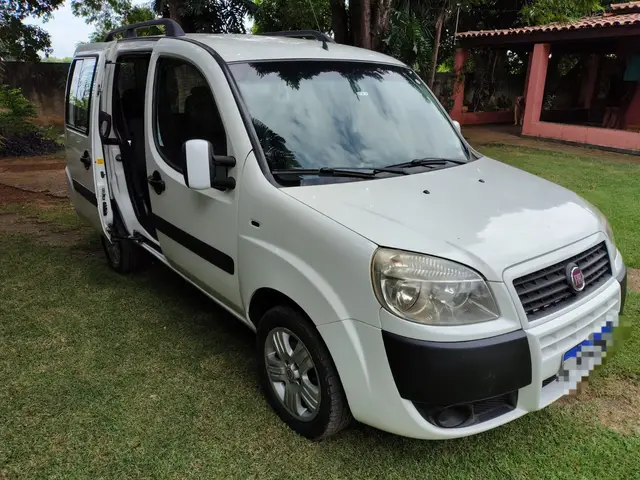 Carro Fiat Doblò 2016 Attractive 1.4 8V (Flex)