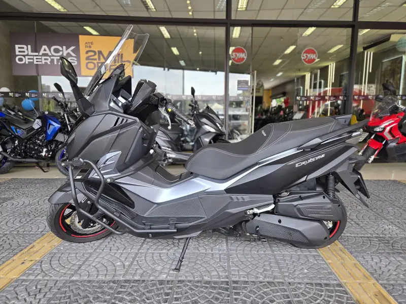 Dafra Cruisym 300