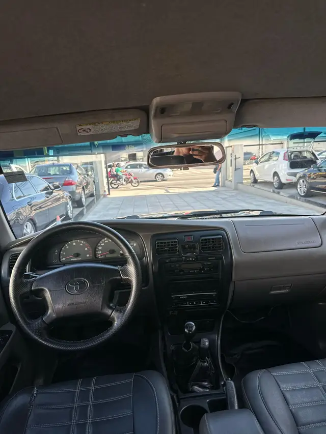 Carro Toyota Hilux SW4 2001 4x4 3.0 Turbo
