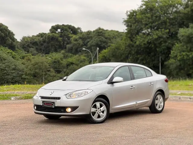 Carro Renault Fluence 2013 2.0 16V Dynamique (Flex)