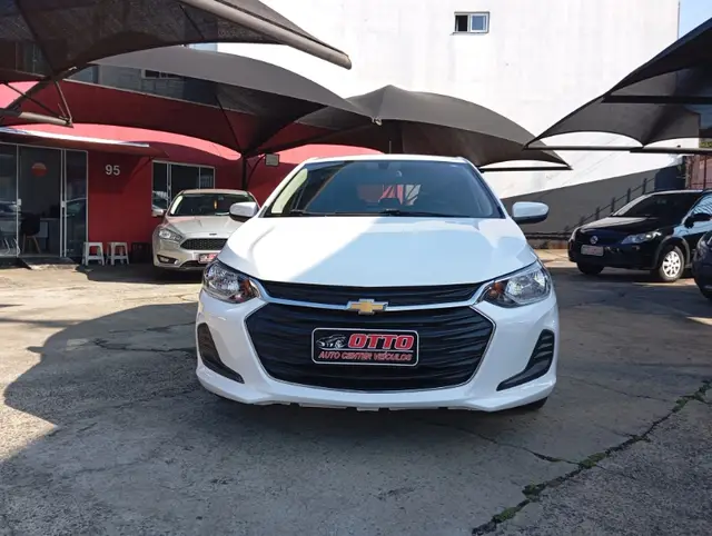 Carro Chevrolet Onix 2023 LT 1.0