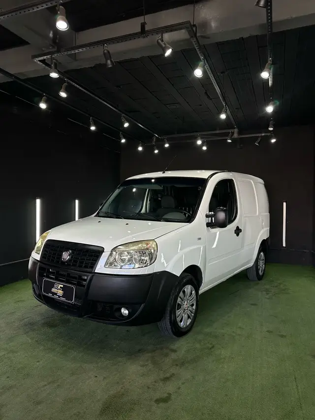 Carro Fiat Doblò Cargo 2011 1.4 8V (Flex)
