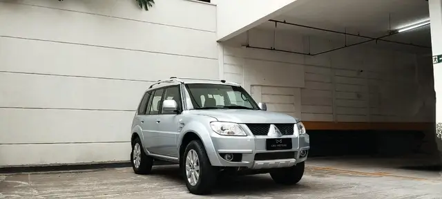 Carro Mitsubishi Pajero TR4 2012 2.0 16V 4X4 (Flex)