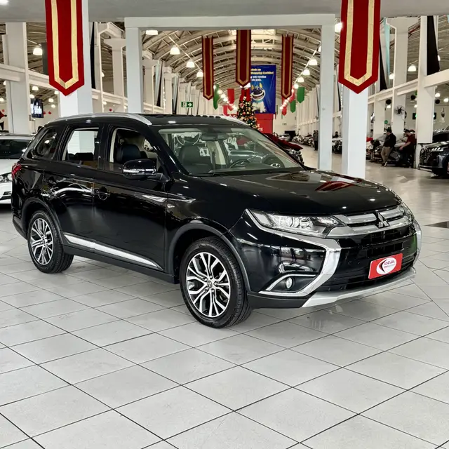 Carro Mitsubishi Outlander 2018 Comfort 2.0 16V (Aut)