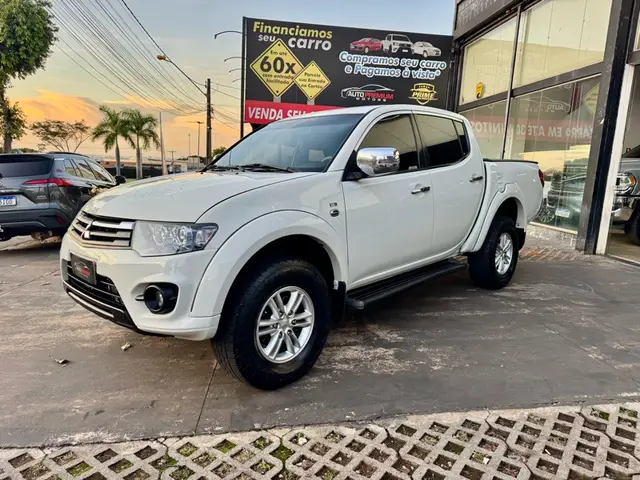 Carro Mitsubishi L200 Triton Sport 2016 3.5 V6 HPE Auto 4WD (Flex)