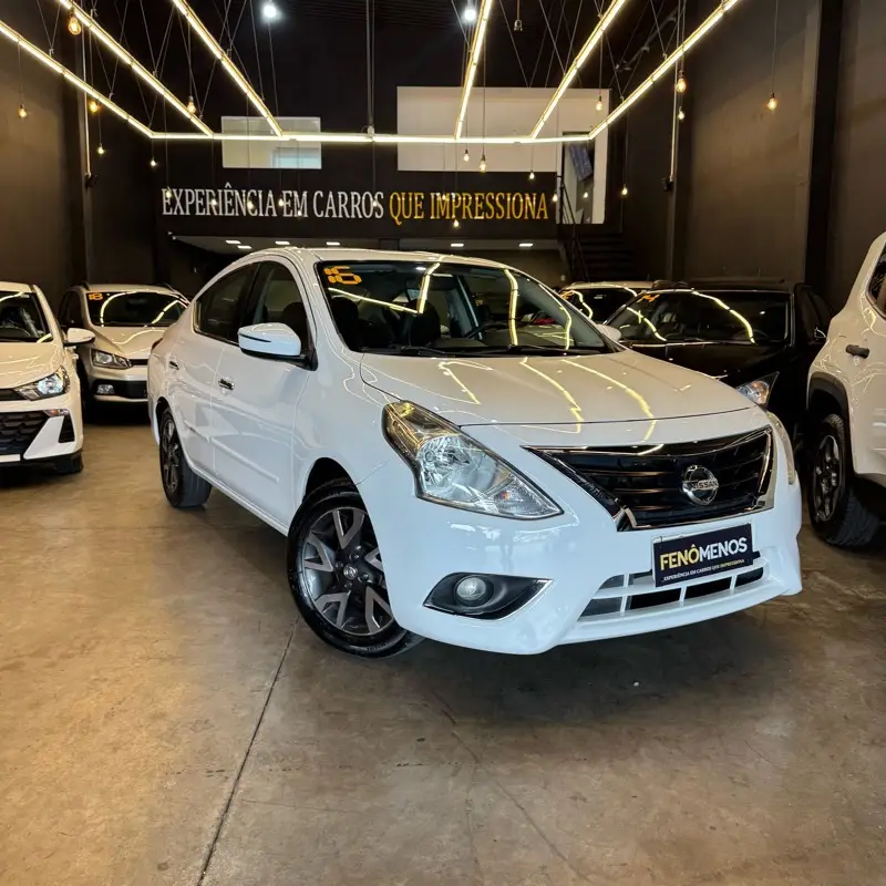 Nissan Versa 1.6 16V Unique (Flex)