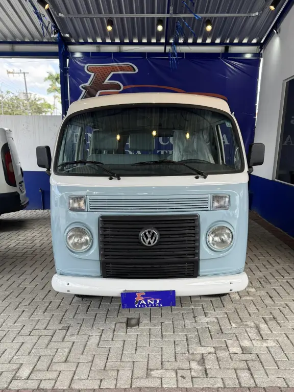 Carro Volkswagen Kombi 2014 1.4 Last Edition (Flex)