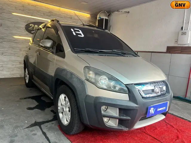 Carro Fiat Idea 2013 Adventure 1.8 16V E.TorQ (Flex)