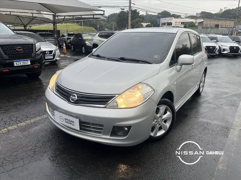 Nissan Tiida SL 1.8 (flex) (aut)