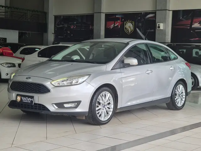 Carro Ford Focus Sedan 2018 SE Plus 2.0 PowerShift