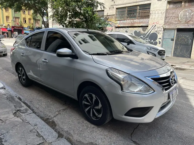 Nissan Versa 1.0 12V (Flex)