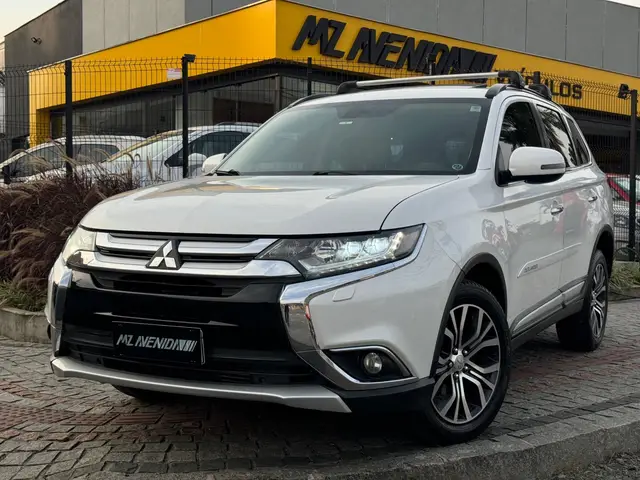 Carro Mitsubishi Outlander 2016 2.2 DI-D 4WD (Aut)