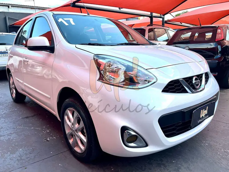 Nissan March 1.0 12V SV (Flex)