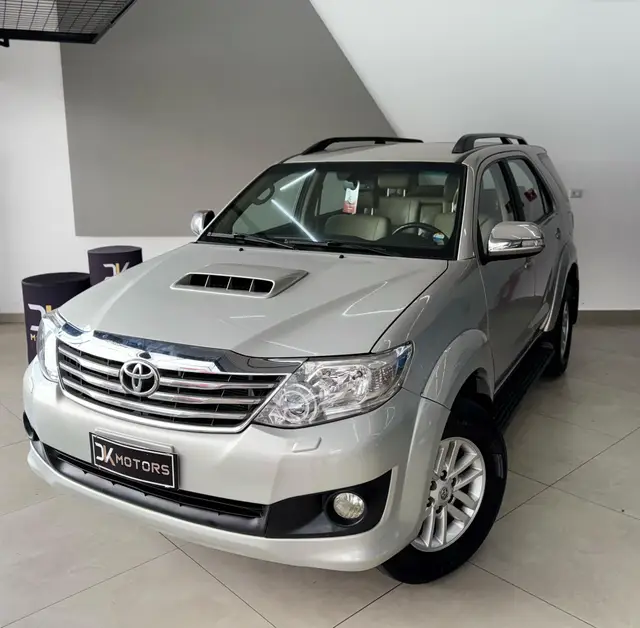 Carro Toyota Hilux SW4 2014 3.0 TDI 4x4 SRV 5L