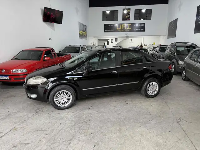 Carro Fiat Linea 2013 Essence 1.8 16V (Flex)