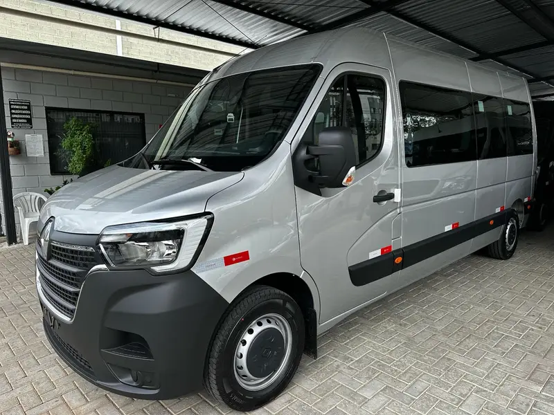 Renault Master Minibus Executive L3H2