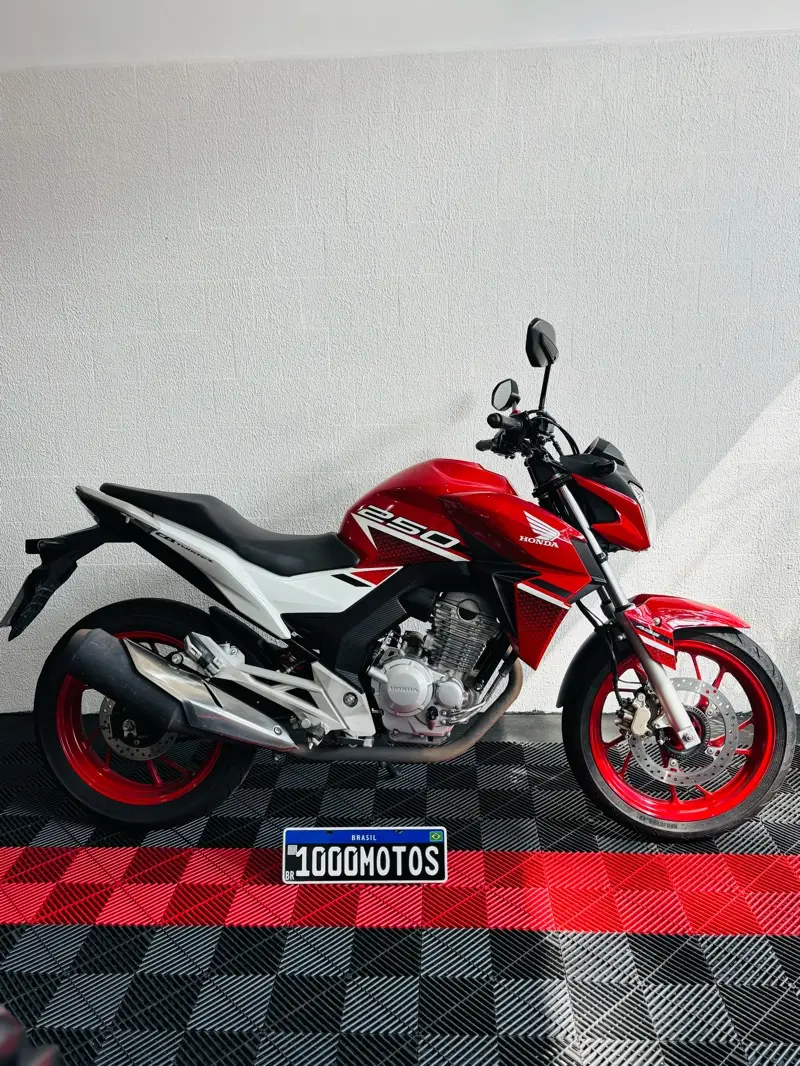 Honda CB 250F Twister (CBS)