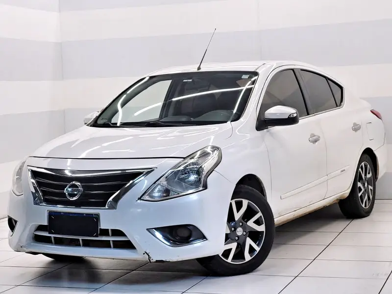 Nissan Versa 1.6 16V Unique CVT (Flex)