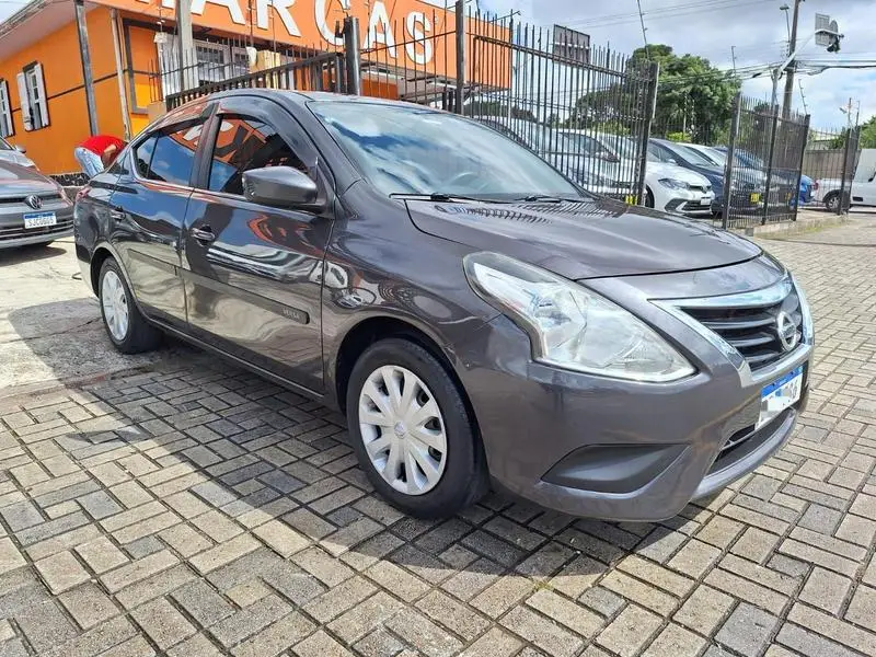 Nissan Versa 1.6 16V SL (Flex)