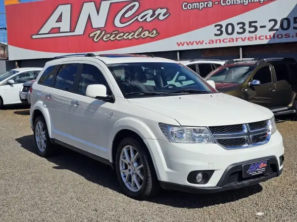 Carro Dodge Journey 2015 RT 3.6 AWD V6 Aut.
