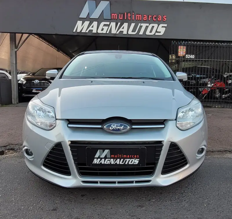 Ford Focus Sedan SE 2.0 16V PowerShift (Aut)